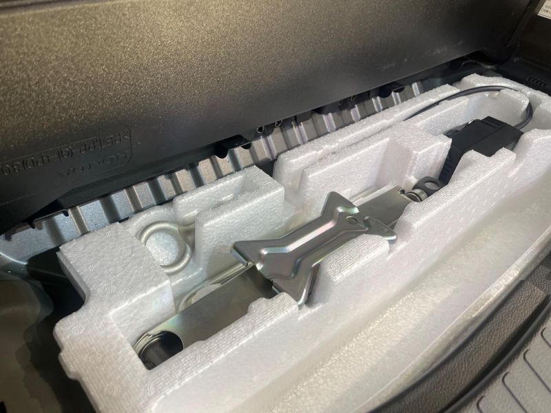 2023 Honda N-BOX CUSTOM 6BA-JF3 (UW-6a769e43a80d4)[23]