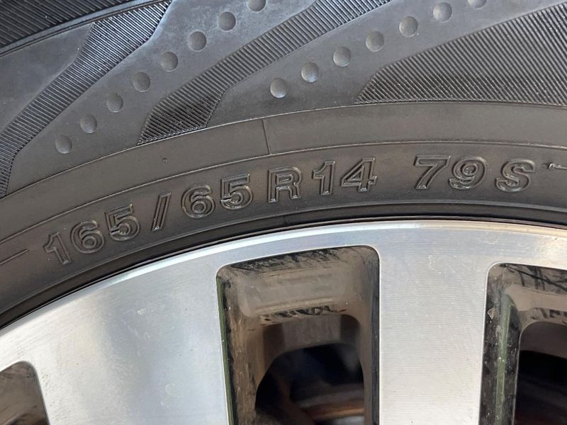 2017 Toyota Roomy DBA-M900A (UW-6a769eecc495c)[9]