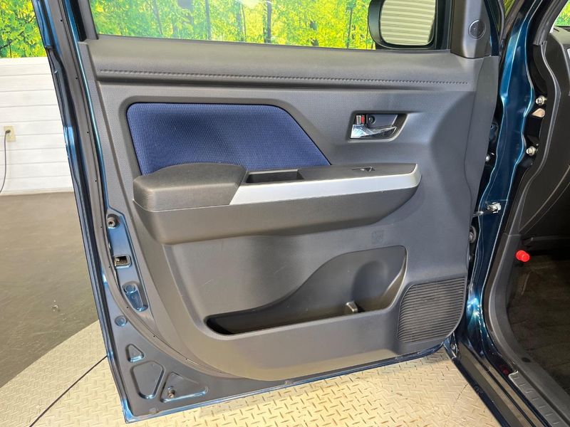 2017 Toyota Roomy DBA-M900A (UW-6a769eef1deaa)[18]