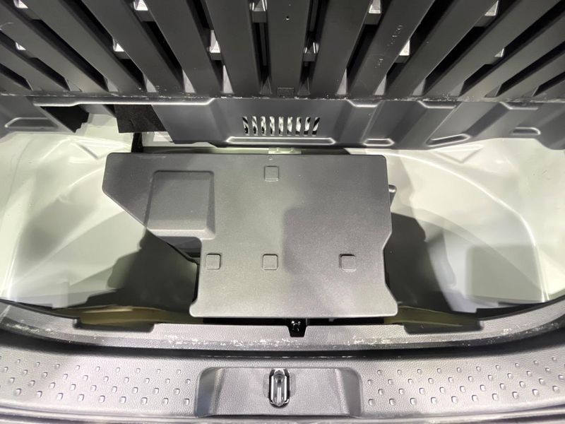 2024 Toyota Sienta 6AA-MXPL10G (UW-6a769fa19bc0a)[15]