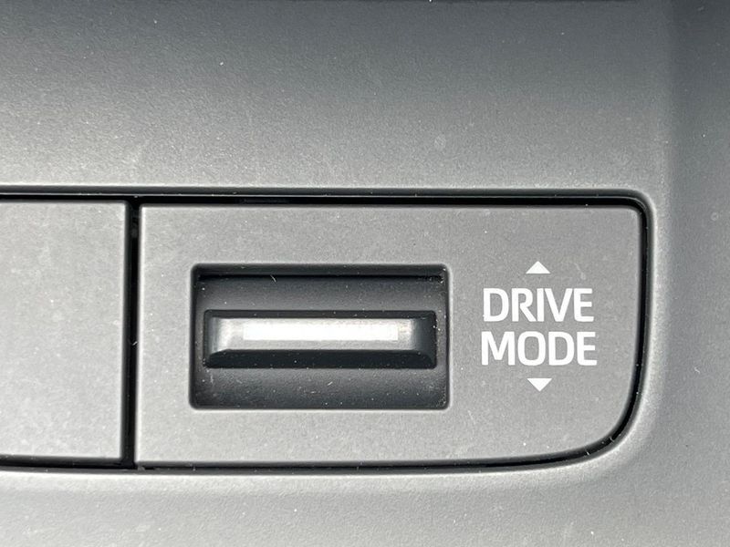 2020 Toyota Harrier 6BA-MXUA80 (UW-6a769fa69df2c)[28]