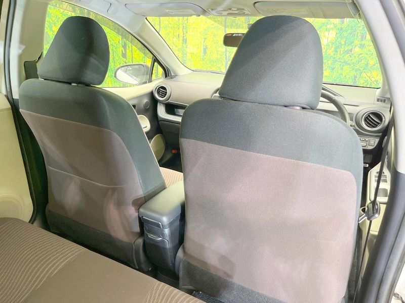 2012 Toyota Aqua DAA-NHP10 (UW-6a769fd8ad8a0)[28]