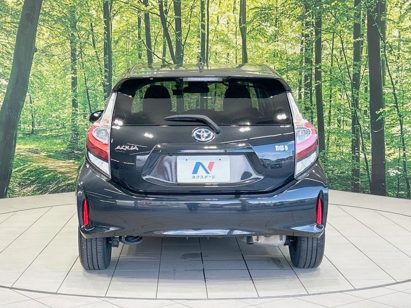 2018 Toyota Aqua DAA-NHP10 (UW-6a769fe0344ef)[11]