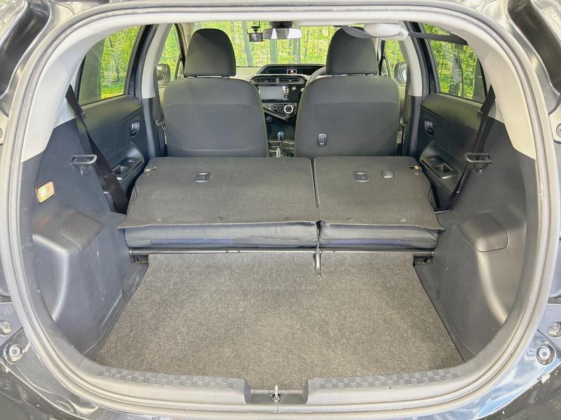 2018 Toyota Aqua DAA-NHP10 (UW-6a769fe0344ef)[14]