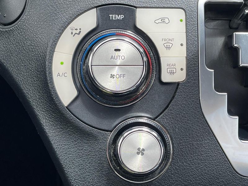 2015 Toyota Sienta DBA-NSP170G (UW-6a769feb0c6fc)[26]