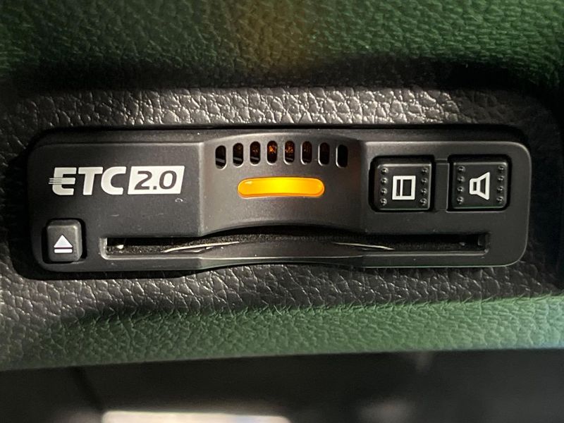 2022 Honda Vezel 6AA-RV5 (UW-6a76a0156fa5e)[24]