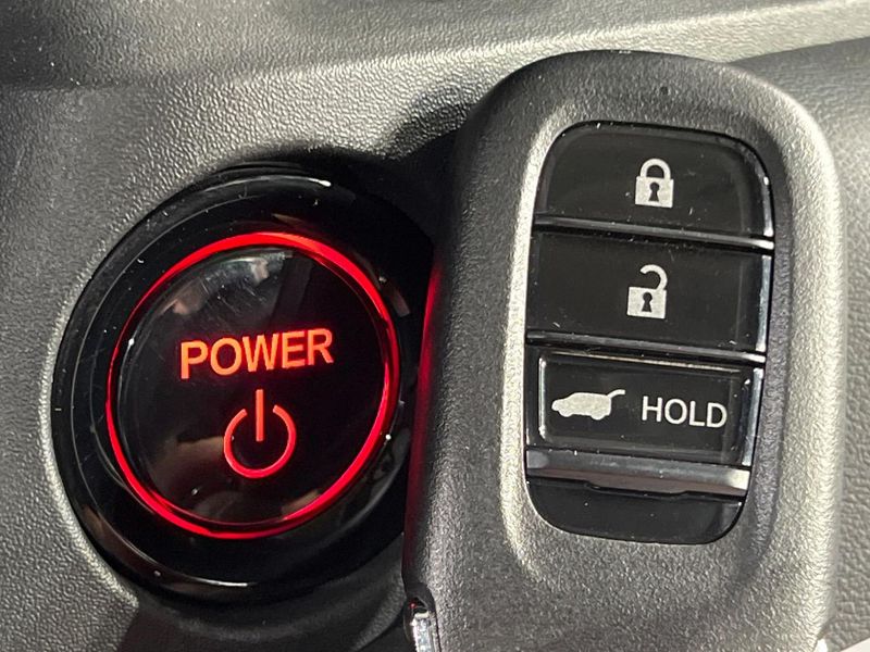 2022 Honda Vezel 6AA-RV5 (UW-6a76a0156fa5e)[26]