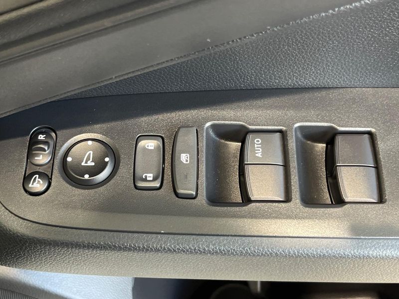2022 Honda Vezel 6AA-RV5 (UW-6a76a01738d06)[29]