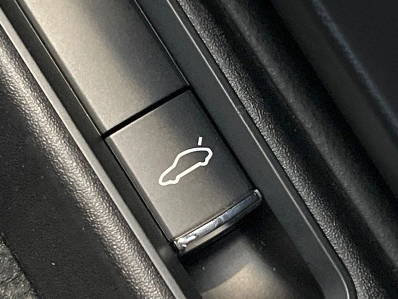 2018 Porsche 911 ABA-991J1 (UW-6a76a08ac583a)[25]