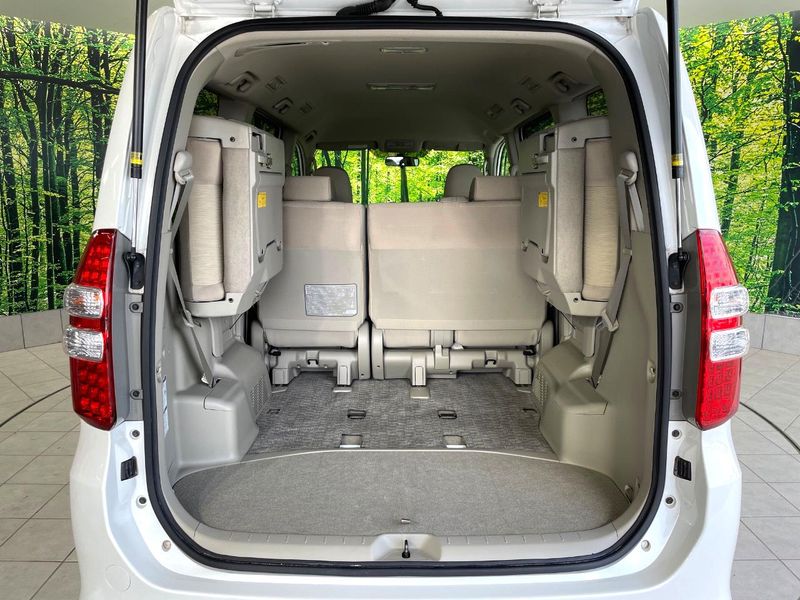 2011 Toyota Noah DBA-ZRR70W (UW-6a76a0a2c8a82)[12]