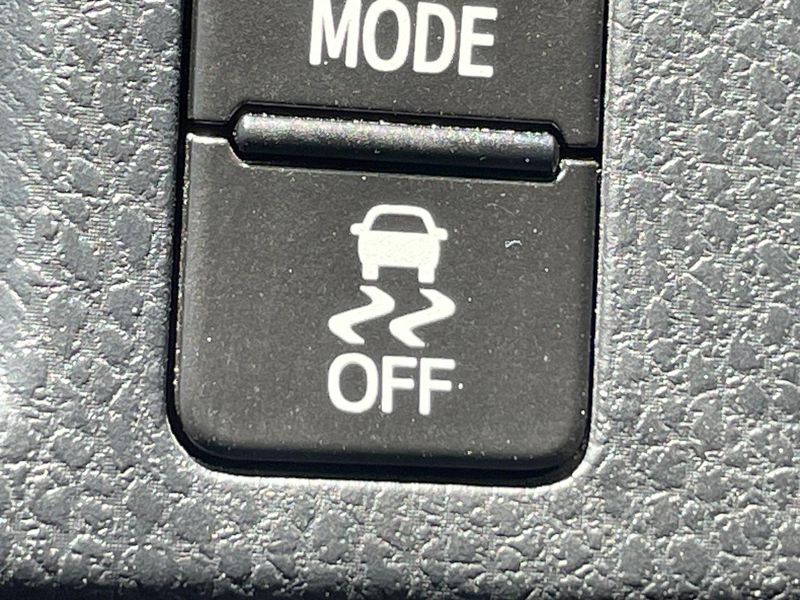 2015 Toyota Noah DBA-ZRR80G (UW-6a76a0a64d236)[22]