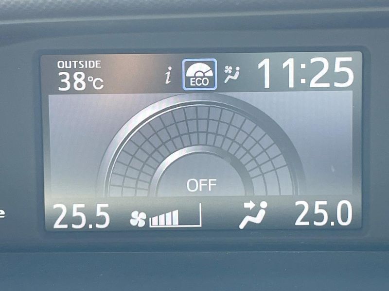 2015 Toyota Noah DBA-ZRR80G (UW-6a76a0a64d236)[24]