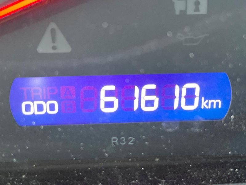 2015 Toyota Noah DBA-ZRR80G (UW-6a76a0a64d236)[2]