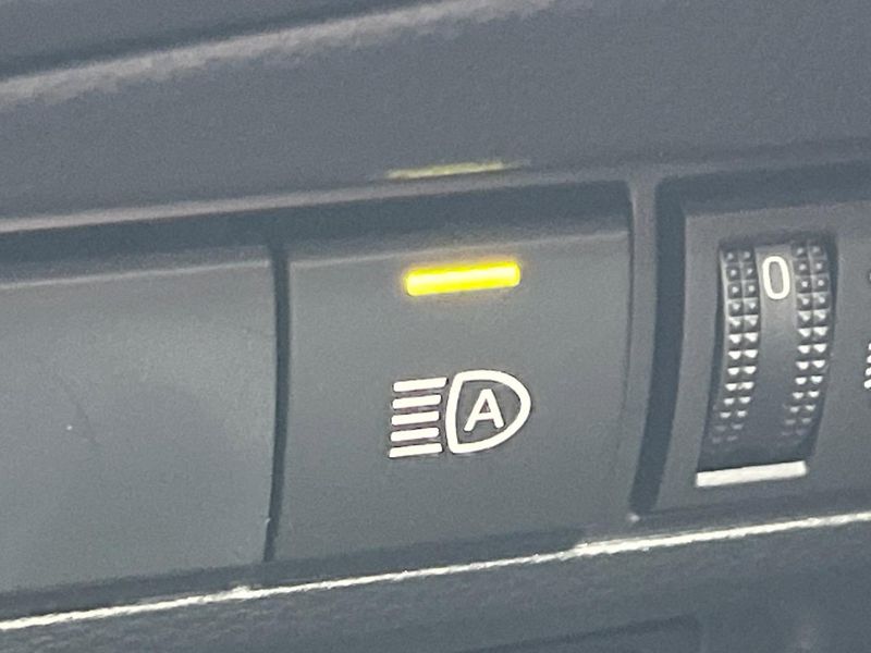 2024 Toyota Corolla Cross 6AA-ZVG13 (UW-6a76a0c12aa6a)[9]