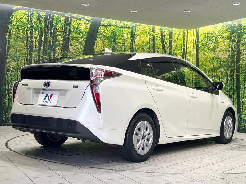 2016 Toyota Prius DAA-ZVW50 (UW-6a76a0d197ea2)[19]