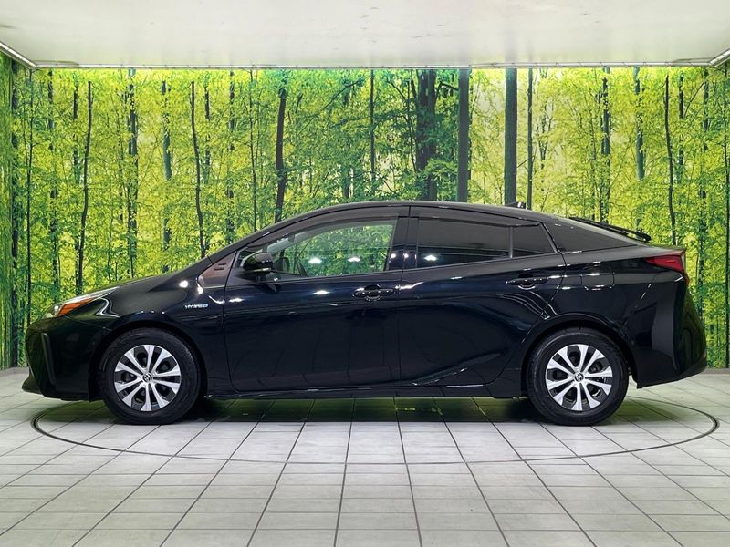 2019 Toyota Prius DAA-ZVW51 (UW-6a76a0de6f1b4)[6]