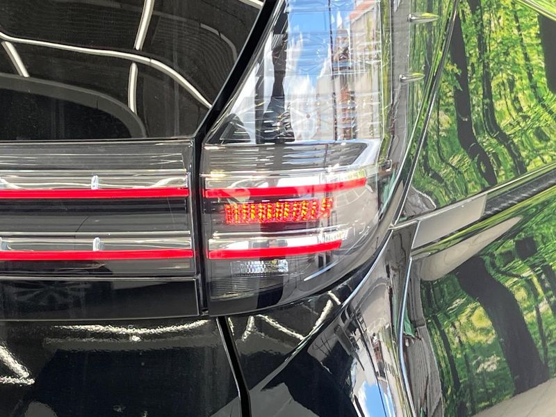 2022 Toyota Voxy 6AA-ZWR90W (UW-6a76a0eed1bc5)[25]
