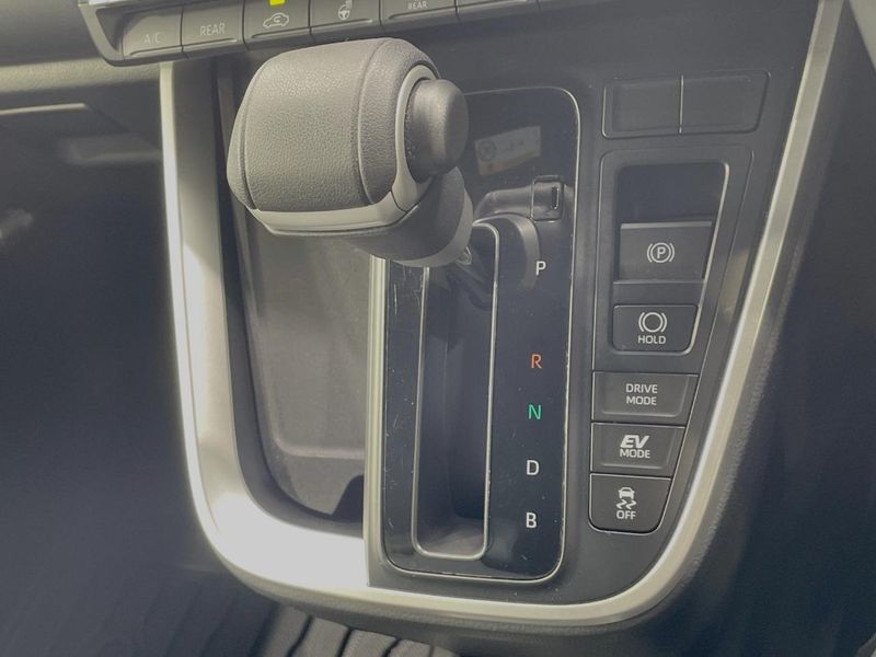 2022 Toyota Voxy 6AA-ZWR90W (UW-6a76a0f0b5d51)[24]