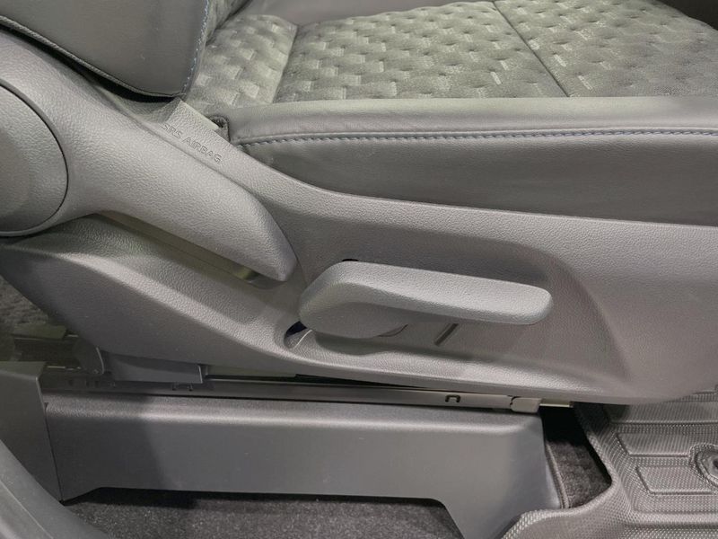 2022 Toyota Voxy 6AA-ZWR90W (UW-6a76a0f0b5d51)[10]