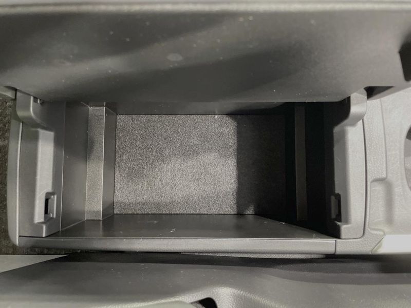 2022 Toyota Voxy 6AA-ZWR90W (UW-6a76a0f0b5d51)[22]