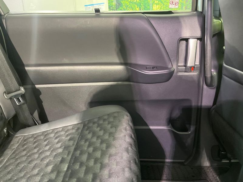 2023 Toyota Voxy 6AA-ZWR90W (UW-6a76a0f3a4fc8)[25]