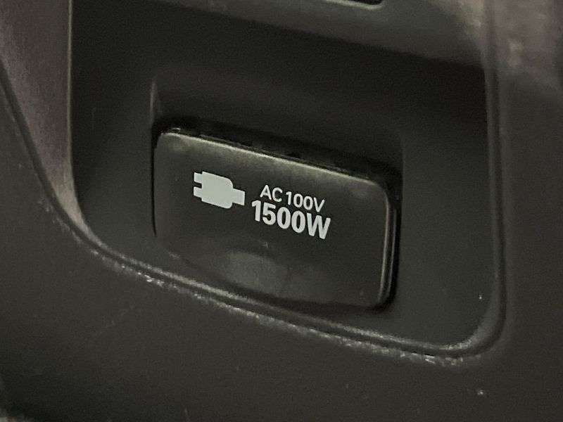 2023 Toyota Voxy 6AA-ZWR90W (UW-6a76a0f3a4fc8)[27]