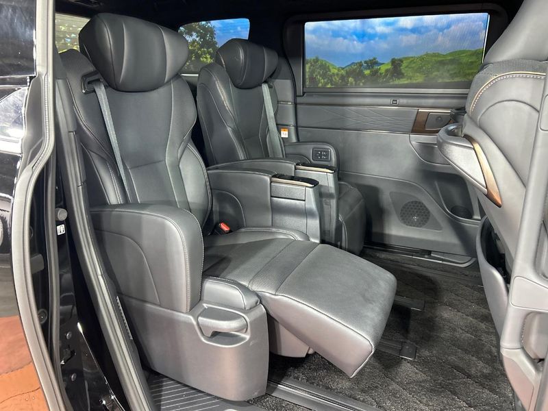 2023 Toyota Alphard Hybrid 6AA-AAHH40W (UW-6a77ee07ac396)[23]