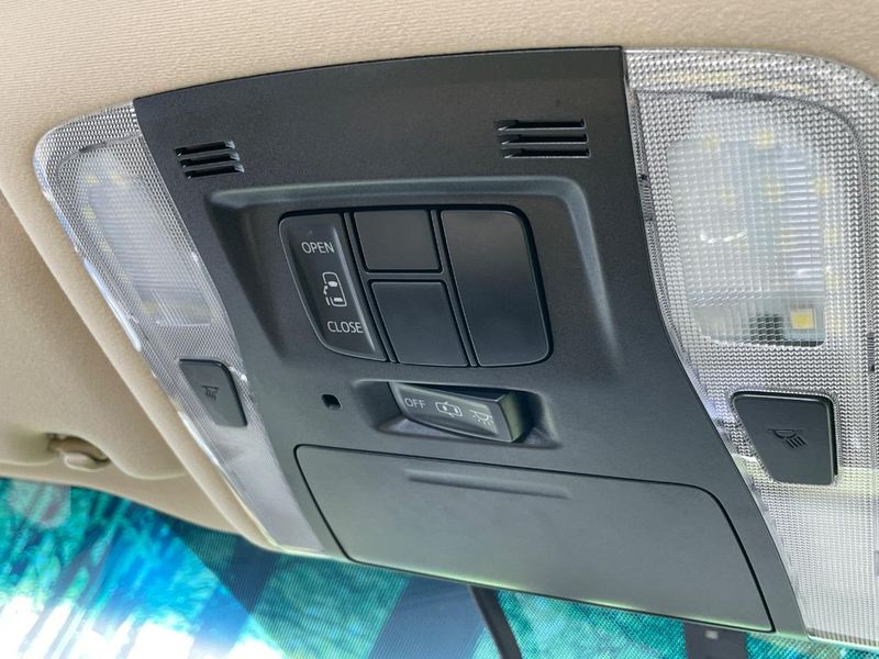 2017 Toyota Vellfire DBA-AGH30W (UW-6a77ee1d92f65)[16]