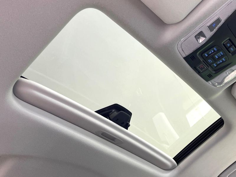 2021 Toyota Alphard 3BA-AGH30W (UW-6a77ee272cc9e)[8]