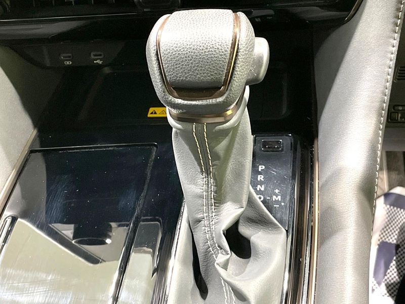 2023 Toyota Alphard 3BA-AGH40W (UW-6a77ee336009c)[23]