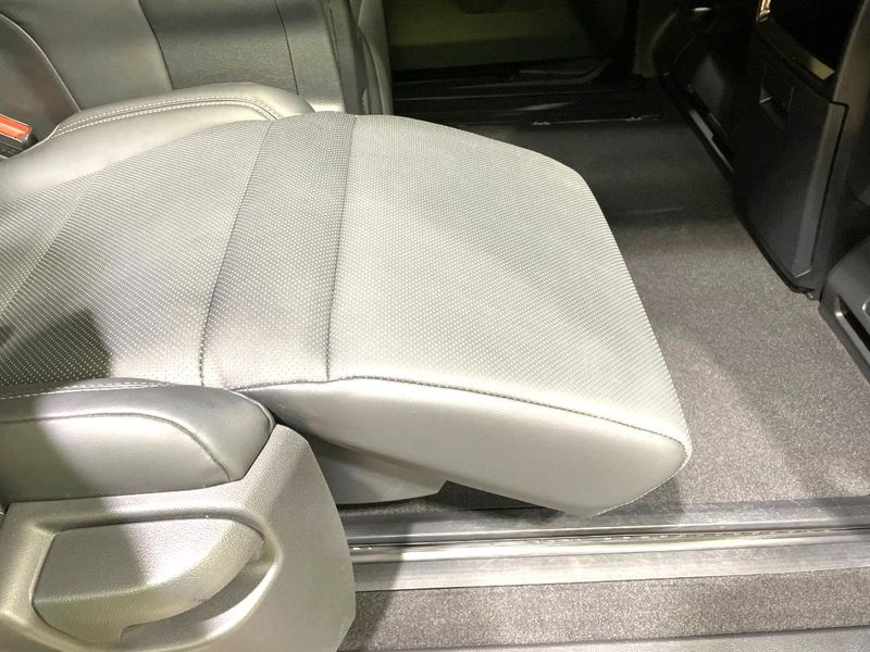 2023 Toyota Alphard 3BA-AGH40W (UW-6a77ee336009c)[11]