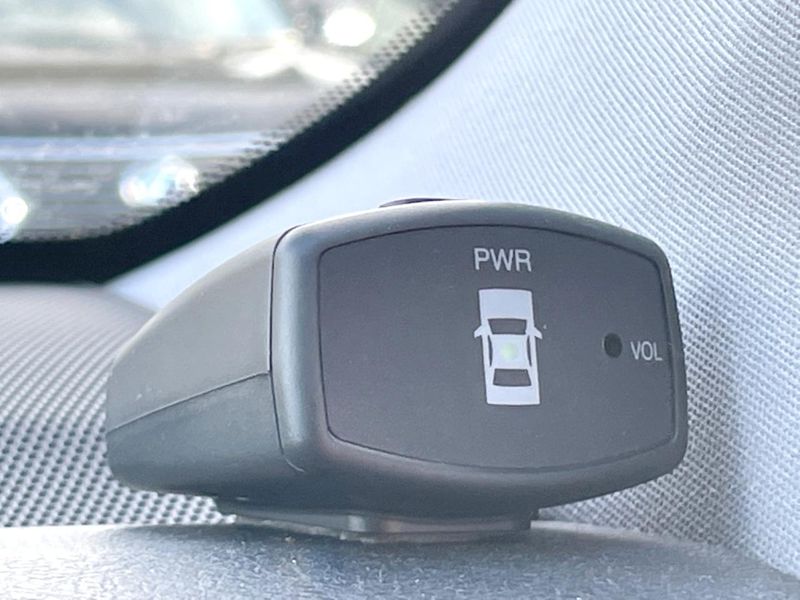 2015 Toyota Camry DAA-AVV50 (UW-6a77ee48ce871)[28]