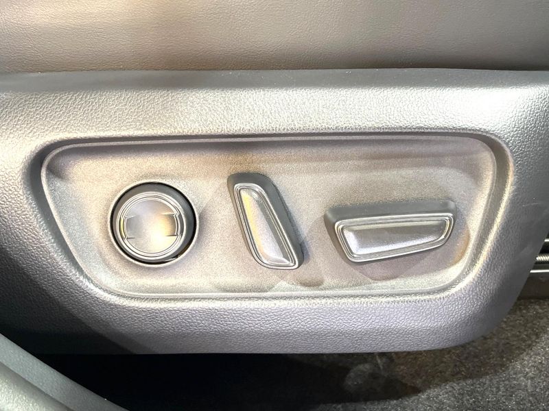 2026 Toyota RAV4 6AA-AXAN64 (UW-6a77ee5237f2e)[27]