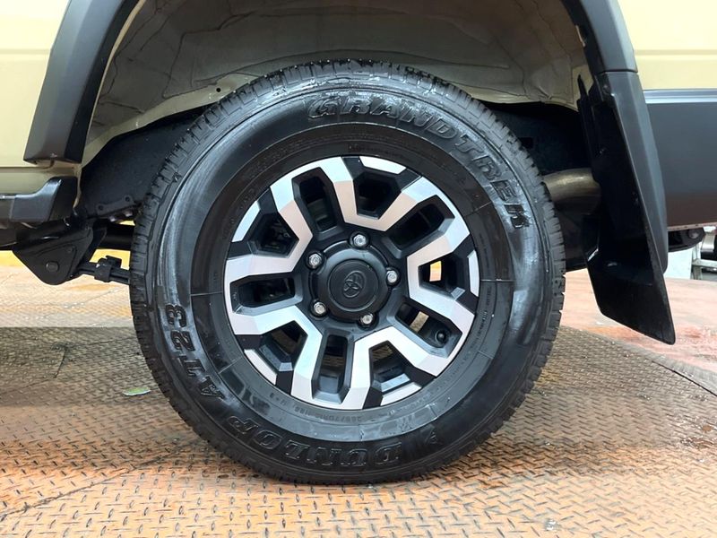 2025 Toyota Land Cruiser 70 3DA-GDJ76W (UW-6a77eef94d0f1)[10]