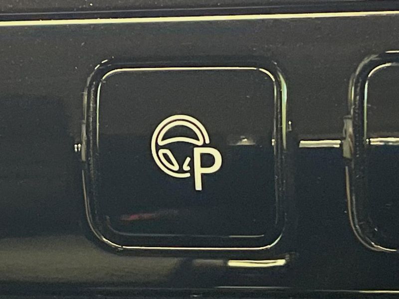 2017 Nissan Serena DAA-GFNC27 (UW-6a77ef0abd949)[28]