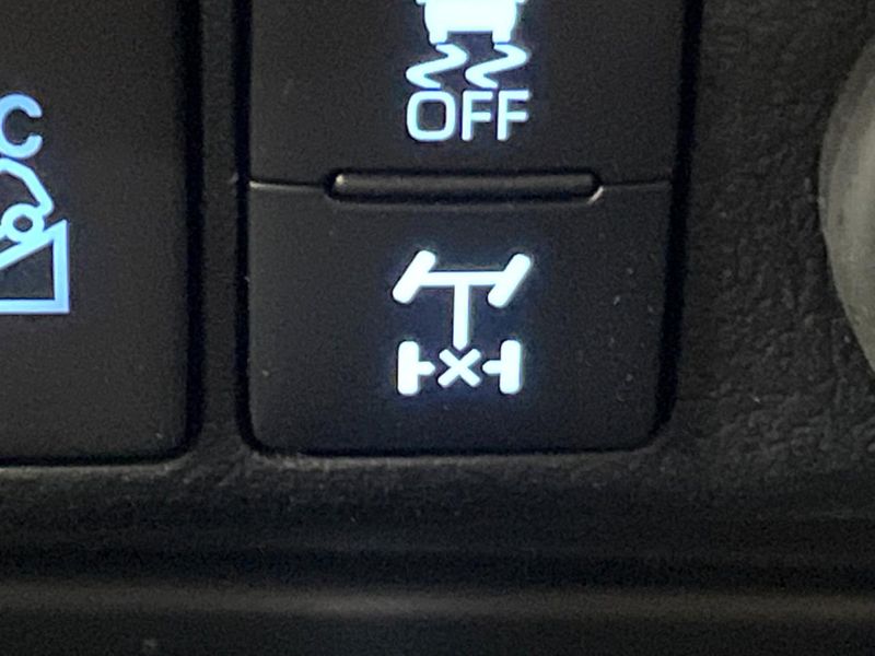 2023 Toyota Hilux 3DF-GUN125 (UW-6a77ef31d9a21)[23]
