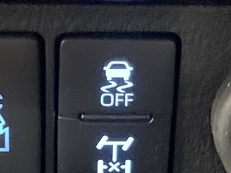 2023 Toyota Hilux 3DF-GUN125 (UW-6a77ef31d9a21)[22]