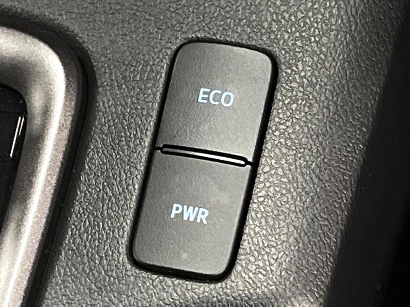 2023 Toyota Hilux 3DF-GUN125 (UW-6a77ef31d9a21)[25]