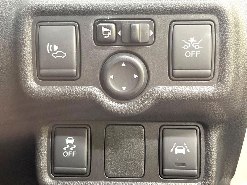 2018 Nissan Note DAA-HE12 (UW-6a77ef417a4c6)[14]