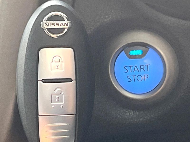 2018 Nissan Note DAA-HE12 (UW-6a77ef417a4c6)[25]