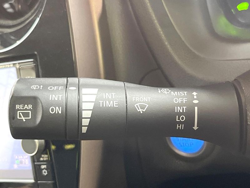 2018 Nissan Note DAA-HE12 (UW-6a77ef417a4c6)[24]
