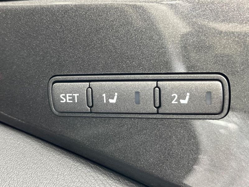 2021 Nissan Skyline 5AA-HNV37 (UW-6a77ef5fac7b6)[11]