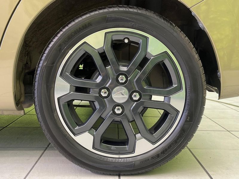 2016 Daihatsu Wake DBA-LA700S (UW-6a77f01b4162a)[16]