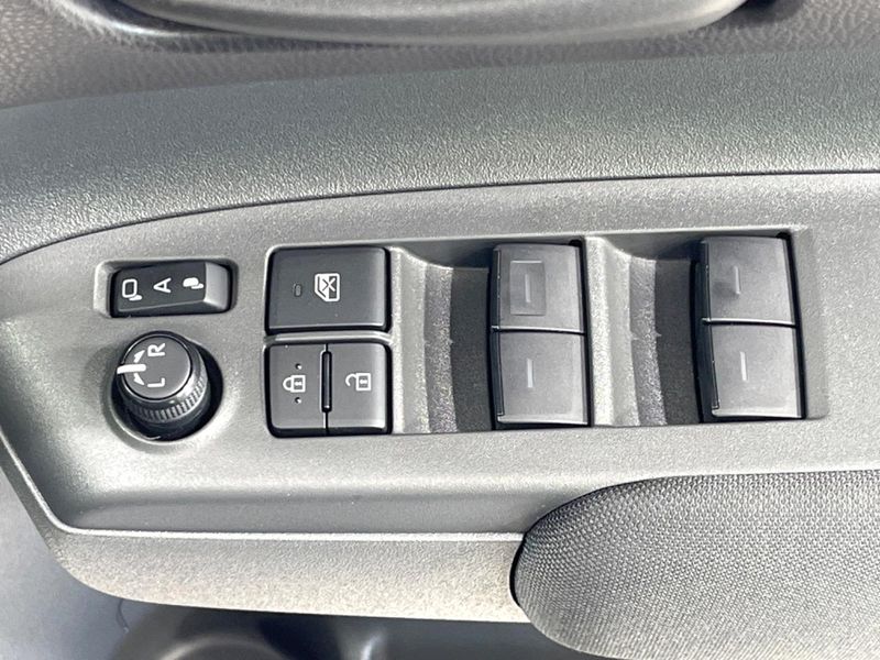 2024 Toyota Sienta 6AA-MXPL10G (UW-6a77f0f151029)[8]