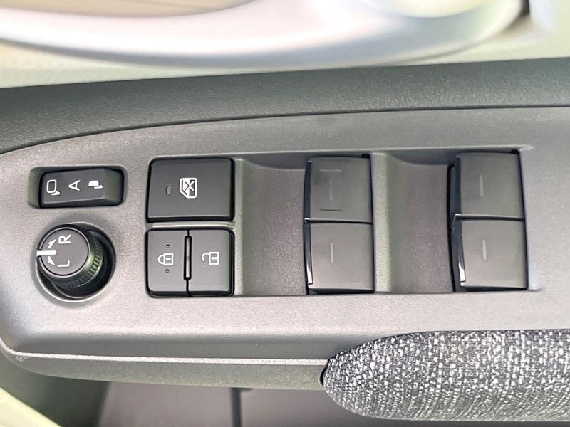 2026 Toyota Sienta 6AA-MXPL10G (UW-6a77f0f5697c5)[8]