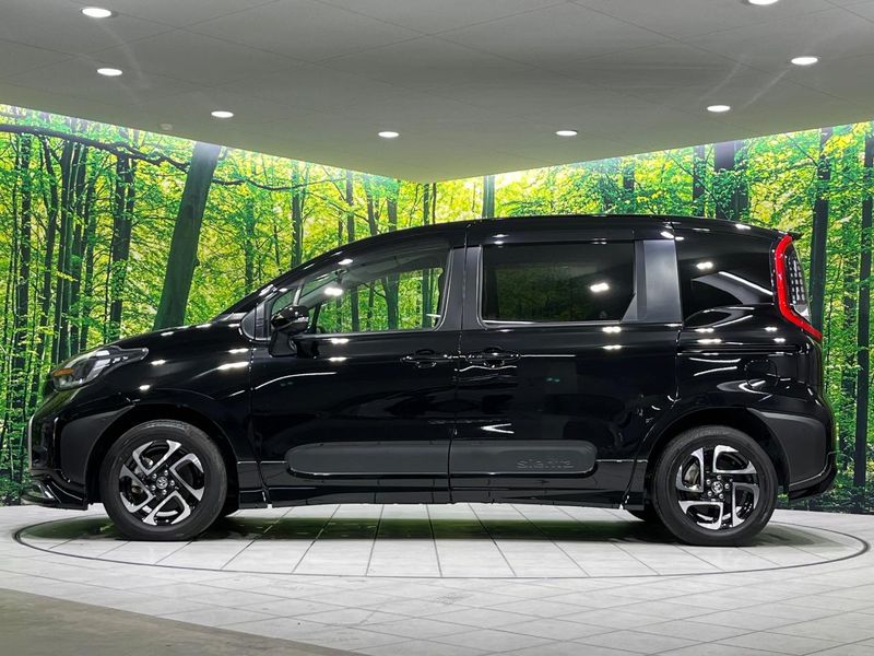 2024 Toyota Sienta 6AA-MXPL15G (UW-6a77f0f9e9c25)[13]