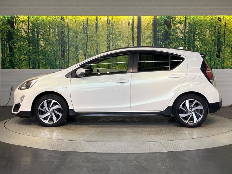 2016 Toyota Aqua DAA-NHP10 (UW-6a77f1292e41f)[6]