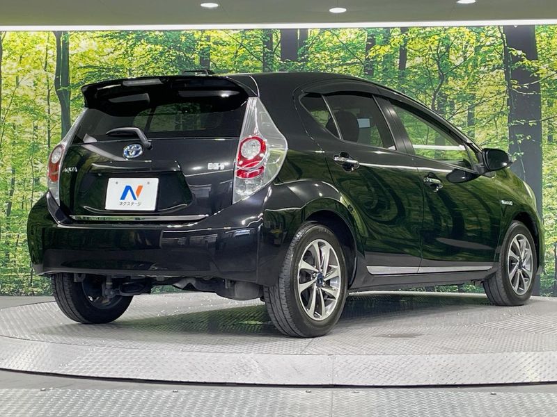 2014 Toyota Aqua DAA-NHP10 (UW-6a77f130c97f7)[16]