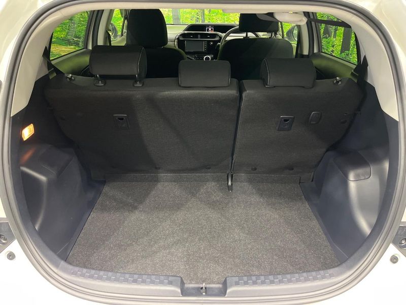 2019 Toyota Aqua DAA-NHP10 (UW-6a77f1373a1b8)[9]