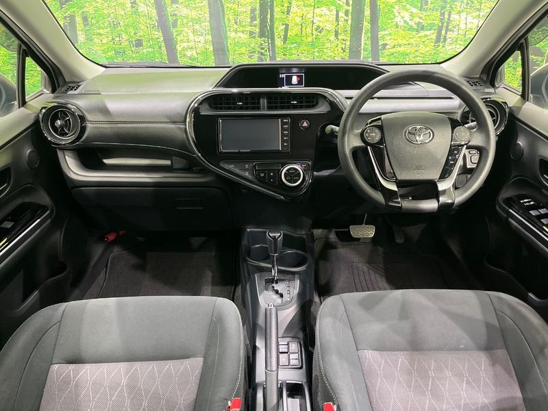2019 Toyota Aqua DAA-NHP10 (UW-6a77f1373a1b8)[13]